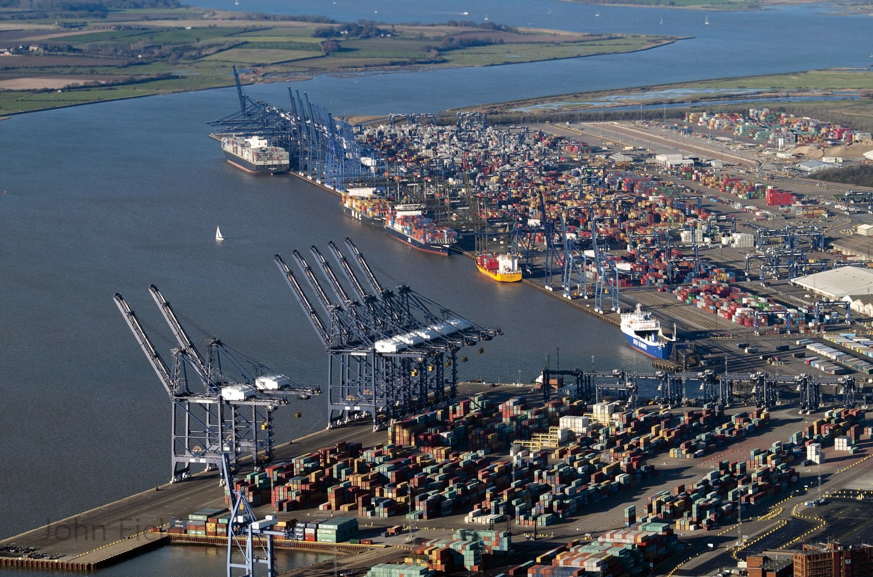 International container port for global commodity logistics